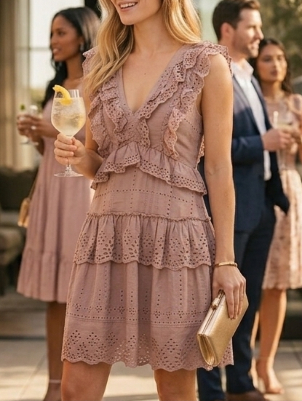 BCBGMAXAZRIA | Dusty Rose Eyelet Tiered Mini Dress 🌸✨ Size 4. EUC.